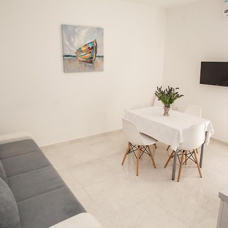 Apartment Katarina Novalja Eksteriør bilde